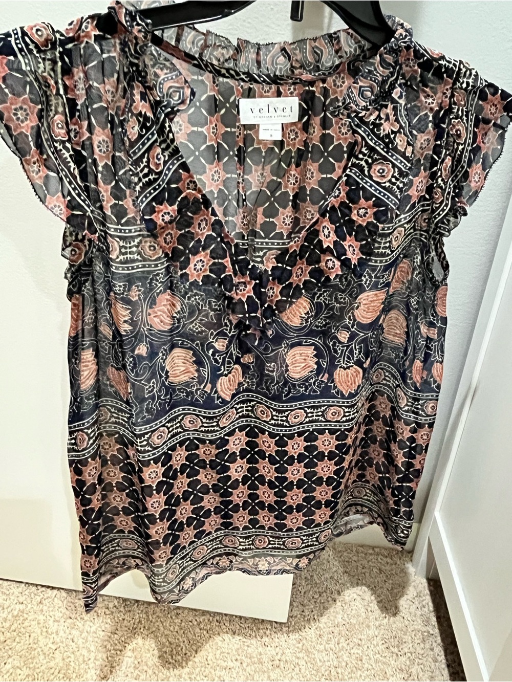 Velvet by Graham & Spencer Small Navy and Blush Floral-Print Ruffle V-Neck Top
